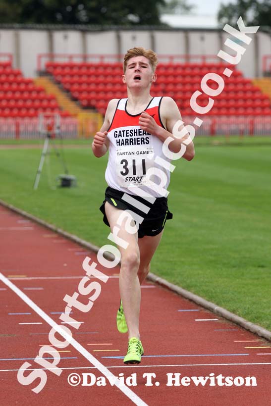 Mens under-17s 1500 metres at the Gateshead Tartan Games Open.